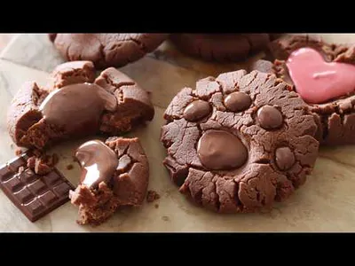 オーブンなし🍪１分加熱するだけ、簡単チョコレート・ソフトクッキーの作り方｜HidaMari Cookingのサムネイル