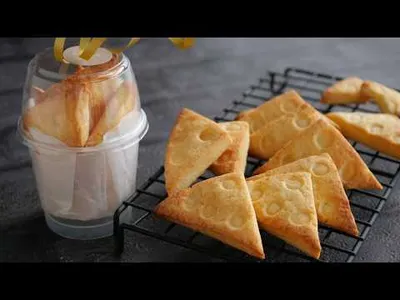 【めちゃめちゃうまい♡スライスチーズでチーズクッキー】バレンタインにも♪ Cheese Cookiesのサムネイル
