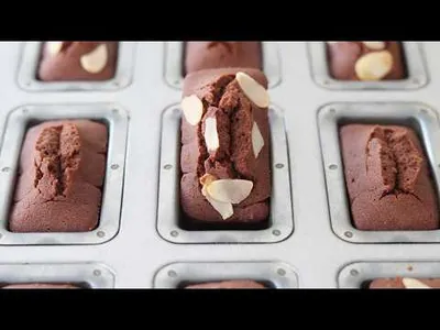 濃厚チョコレート・フィナンシェの作り方：卵白・米粉のお菓子｜HidaMari Cookingのサムネイル