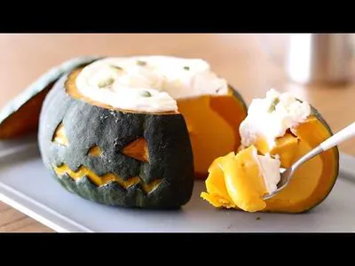 ハロウィンに！かぼちゃ丸ごとなめらかパンプキンプリンの作り方のサムネイル