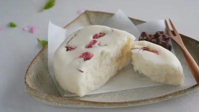 【ラクチンめっちゃうま♡米粉の白パン】ぐるぐる混ぜてチンするだけ♪| Rice flour white breadのサムネイル