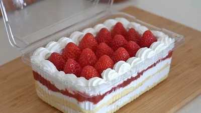 베이킹 테라피 받는 날🍓딸기밭 케이크 (딸기 2팩 넣었습니다)のサムネイル