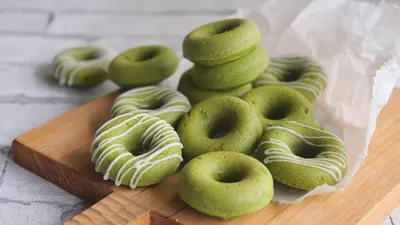 【抹茶香る♡もっちもち米粉の焼きドーナッツ】卵無しで出来ます♪| Rice flour matcha donutsのサムネイル