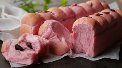 ほんのり甘い粒あんを包んだ桜ちぎりパン | Soft and Fluffy Cherry Bossom Breadのサムネイル