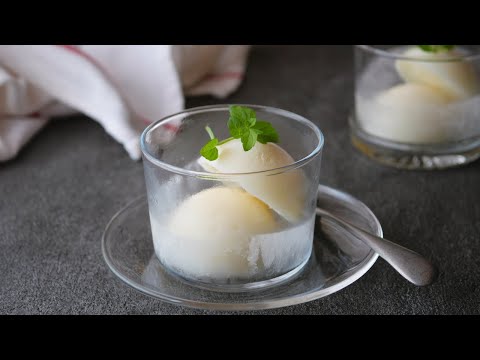 【電子レンジで材料2つ】冷たいデザート♡自家製練乳の濃厚牛乳アイスクリーム | Rich and Refreshing Milk ice creamのサムネイル