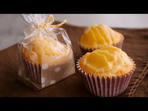 【秋の林檎を乗せた♡しっとり生クリームマフィン】「生クリーム使いだからとっても簡単♪」| Easy moist apple muffinsのサムネイル