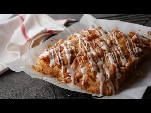 【気軽に作れて美味しすぎ♡シナモンアップルケーキ】「オイル使いの濃厚しっとりケーキ」100均のオーブントレーで焼いたよ | Moist and Spicy Cinnamon Apple Cakeのサムネイル